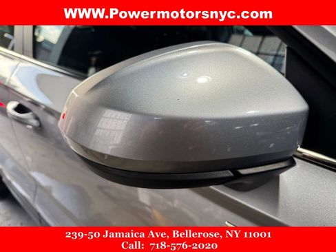 Used 2024 Volkswagen Taos SE image 4