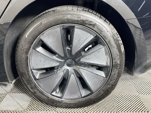 Used 2025 Tesla Model 3 Long Range image 34