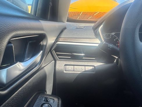Used 2025 Nissan Altima 2.5 SV FWD image 31
