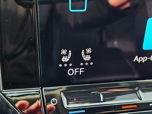 New 2026 Volkswagen Atlas SE image 15