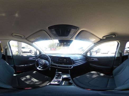 Used 2025 Kia Sportage LX FWD image 42