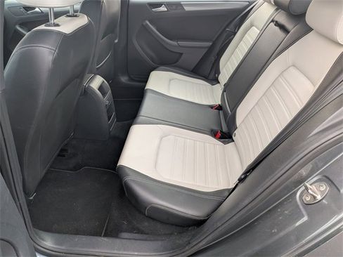 Used 2017 Volkswagen Jetta Sport image 23