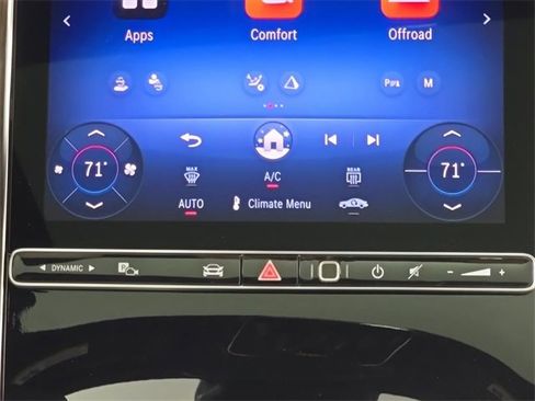 Used 2025 Mercedes-Benz GLC 300 4MATIC image 21