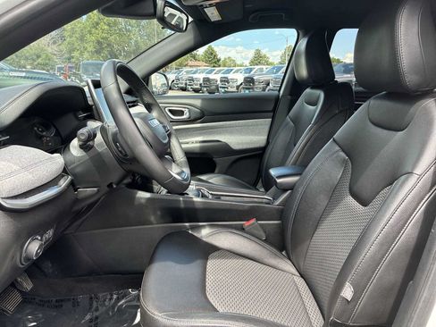 Used 2024 Jeep Compass Latitude AWD/4WD image 13