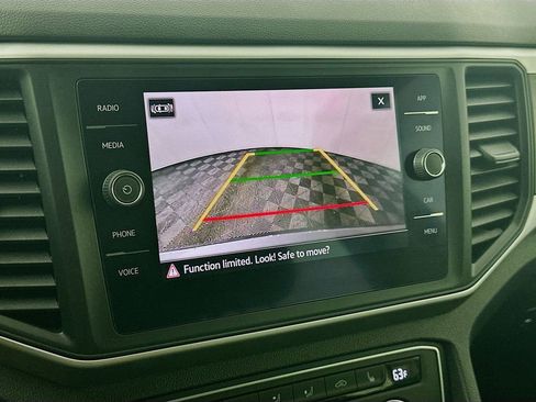 Used 2021 Volkswagen Atlas SE image 19