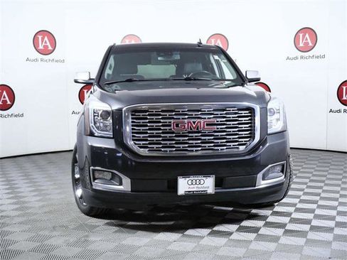 Used 2020 GMC Yukon Denali w/ Denali Ultimate Black Edition image 3