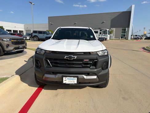 Used 2026 Chevrolet Colorado Trail Boss AWD/4WD image 2
