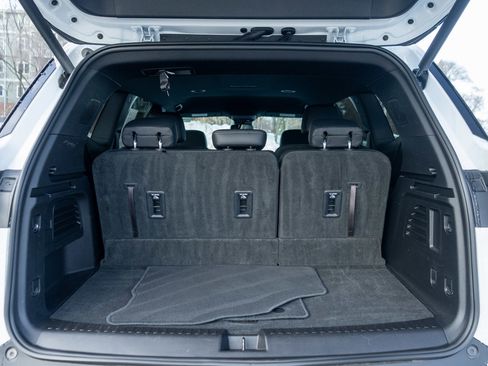 Used 2025 Buick Enclave Preferred image 9