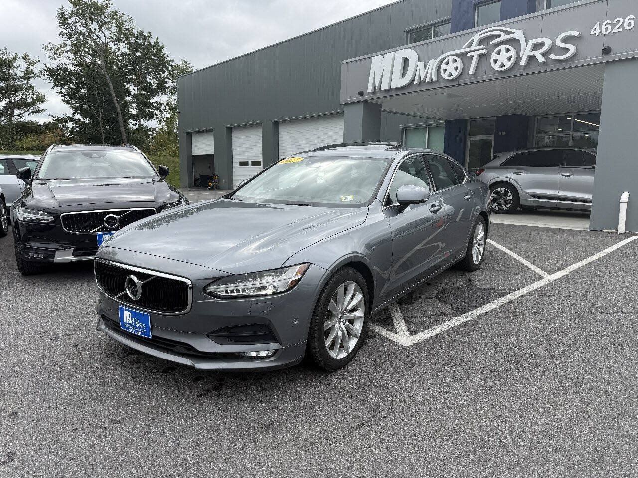 Used 2017 Volvo S90 T6 Momentum w/ Vision Package AWD/4WD image 3