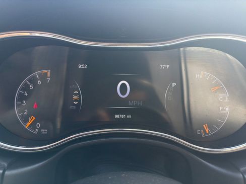 Used 2020 Jeep Grand Cherokee Laredo RWD image 25