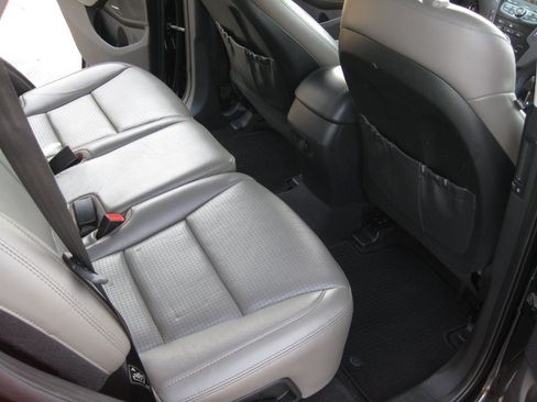 Used 2013 Hyundai Santa Fe Sport w/ Technology Pkg FWD image 33
