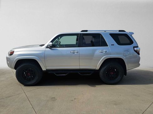 Used 2023 Toyota 4Runner SR5 Premium w/ Moonroof Package RWD image 6