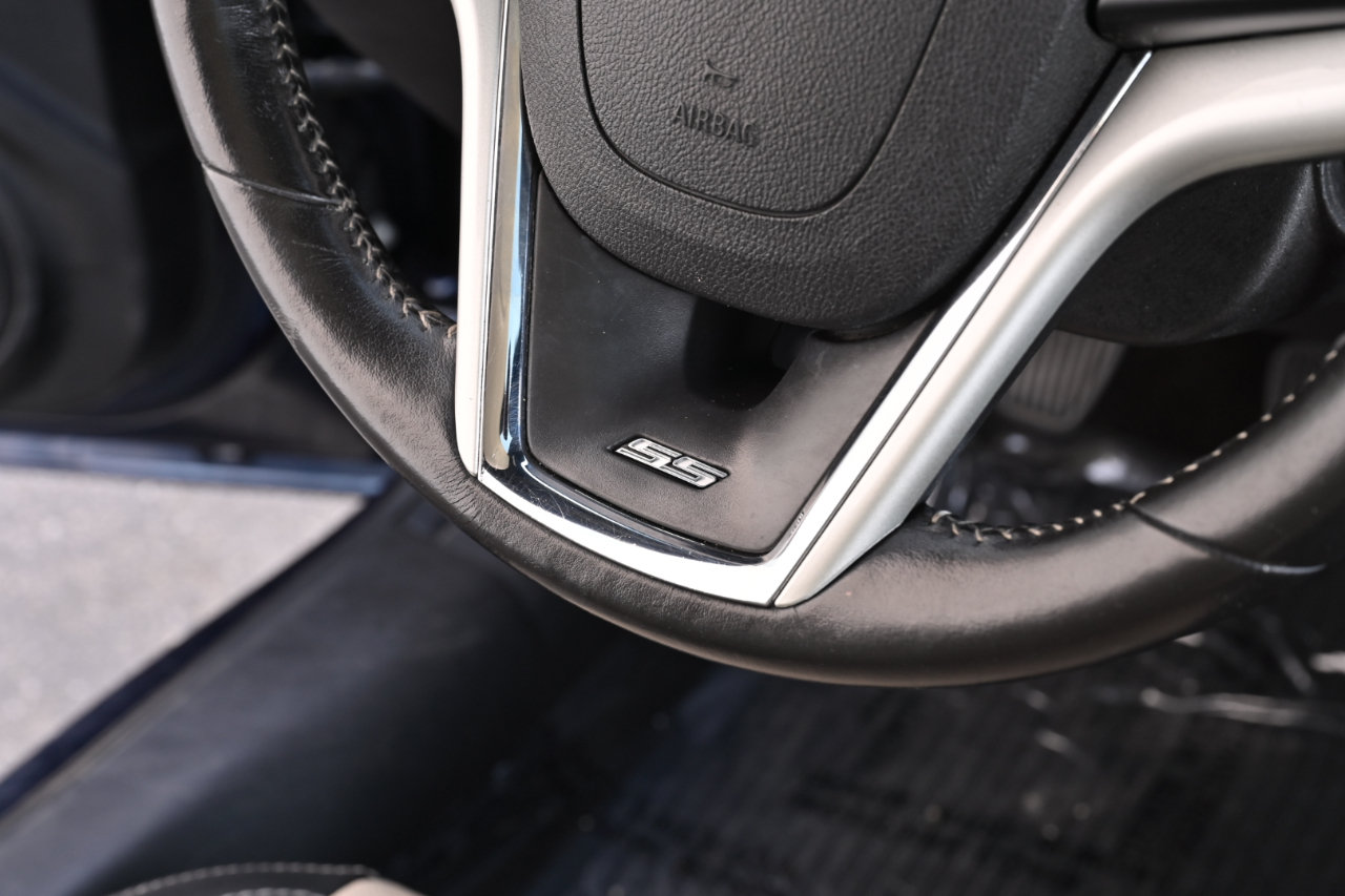 Used 2012 Chevrolet Camaro SS RWD image 23