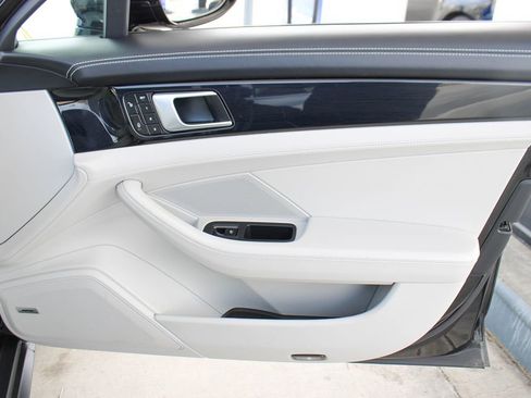 Used 2018 Porsche Panamera 4 AWD/4WD image 51