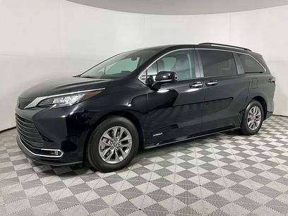 Used 2021 Toyota Sienna XLE