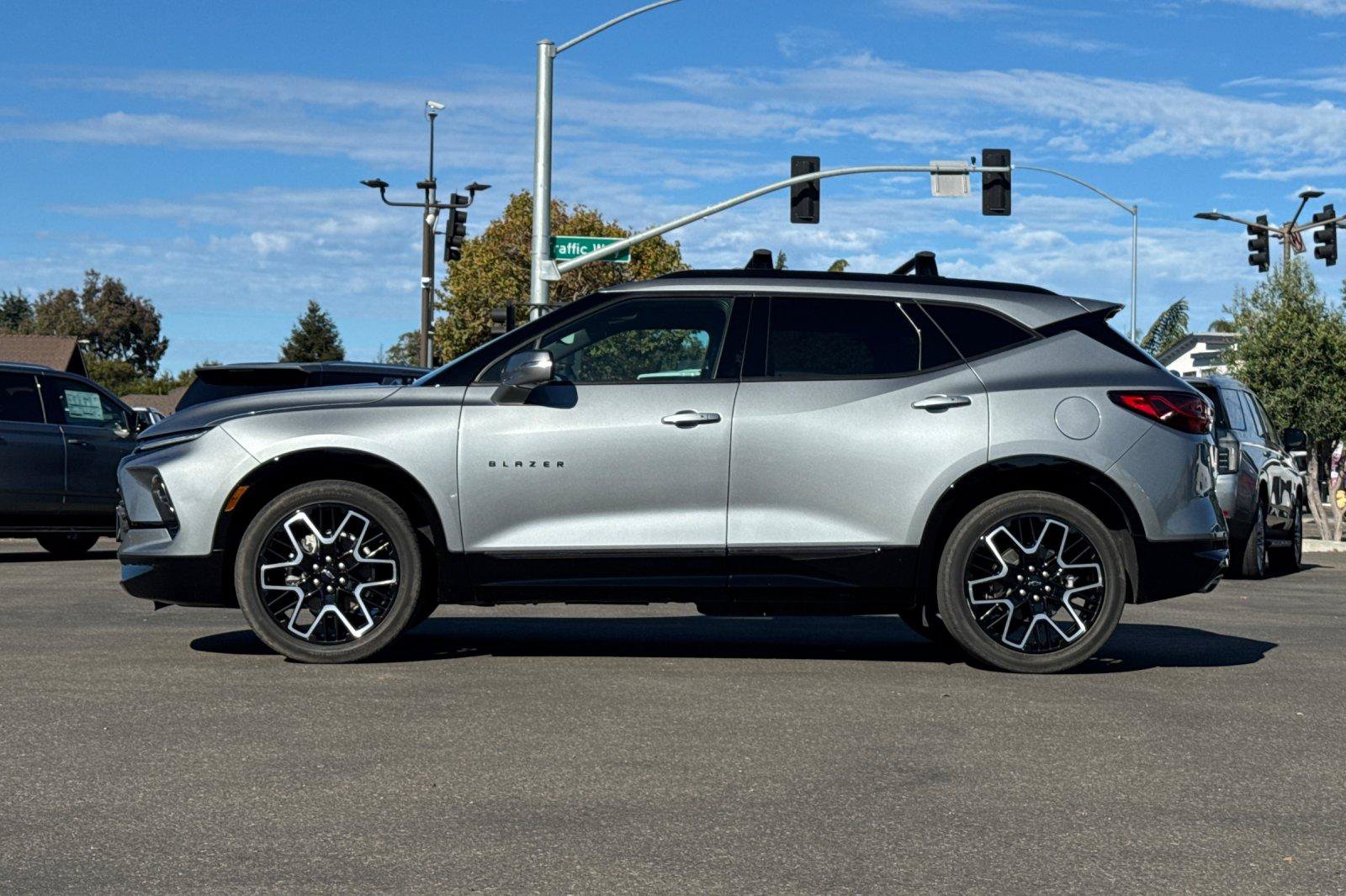 Used 2023 Chevrolet Blazer RS w/ Driver Confidence II Package AWD/4WD image 9