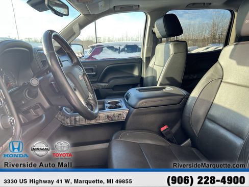Used 2017 Chevrolet Silverado 1500 LTZ Z71 w/ Realtree Edition image 15