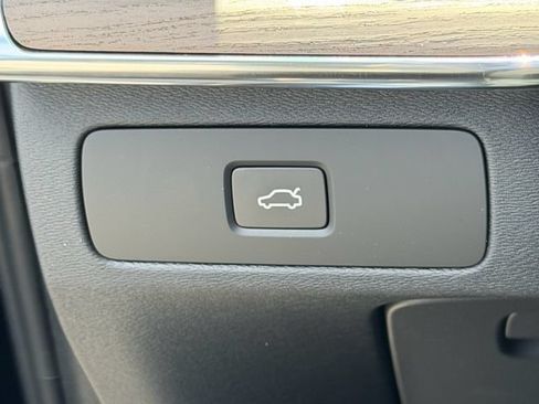 New 2026 Volvo XC90 B6 Plus w/ Protection Package Premier AWD/4WD image 27