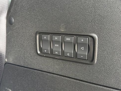 Used 2017 GMC Acadia Limited SLT image 28