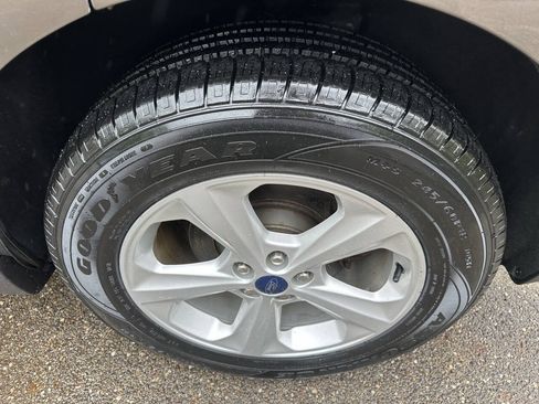 Used 2019 Ford Edge SE FWD image 29