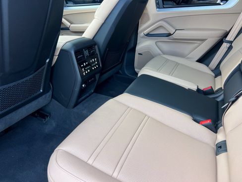 Certified 2026 Porsche Cayenne GTS AWD/4WD image 13