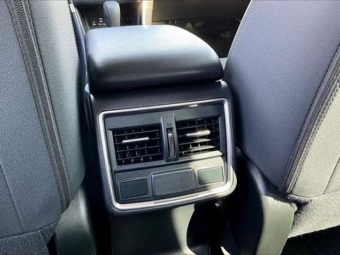 Used 2023 Subaru Forester Premium image 11