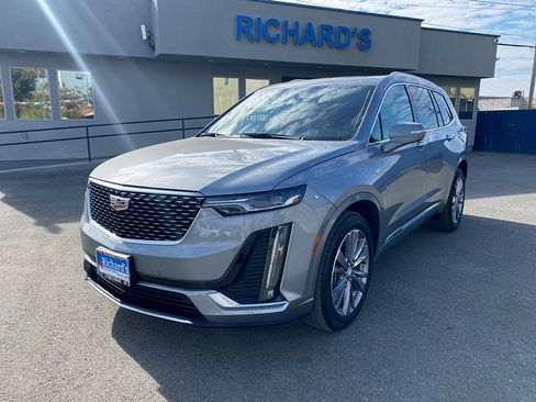 Used 2025 Cadillac XT6 Premium Luxury FWD image 4