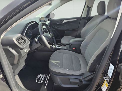 Used 2022 Ford Escape SE w/ Cold Weather Package image 12