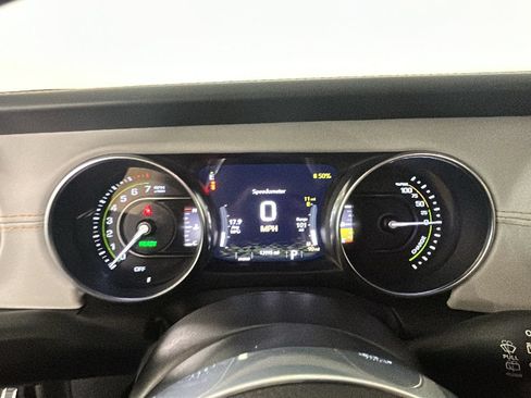 Used 2023 Jeep Wrangler Unlimited Sahara AWD/4WD image 20