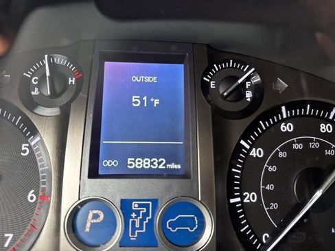 Used 2018 Lexus GX 460 Premium w/ Premium Package image 11