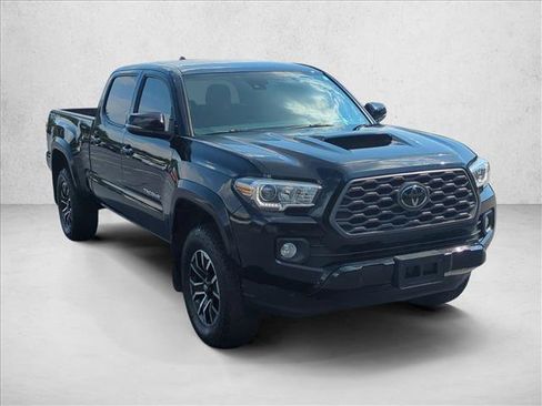 Used 2021 Toyota Tacoma TRD Sport image 3