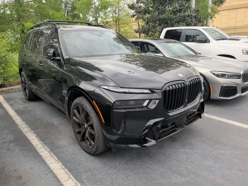 Used 2024 BMW X7 xDrive40i w/ M Sport Package image 1