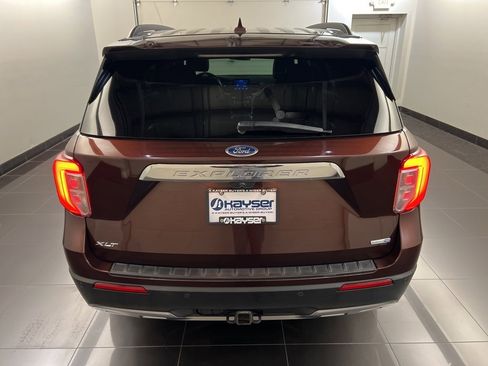 Certified 2020 Ford Explorer XLT w/ Equipment Group 202A image 5