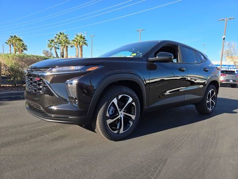 New 2026 Chevrolet Trax RS w/ Driver Confidence Package image 2