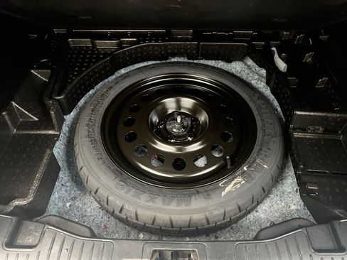 Used 2024 Ford Escape ST-Line image 34