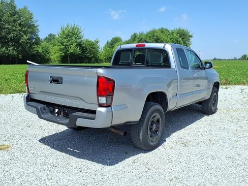 Used 2018 Toyota Tacoma SR w/ SR Convenience Package AWD/4WD image 11