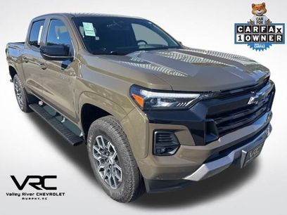 Used 2024 Chevrolet Colorado Z71 w/ Z71 Convenience Package 2