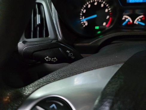 Used 2016 Ford Transit Connect XLT image 18