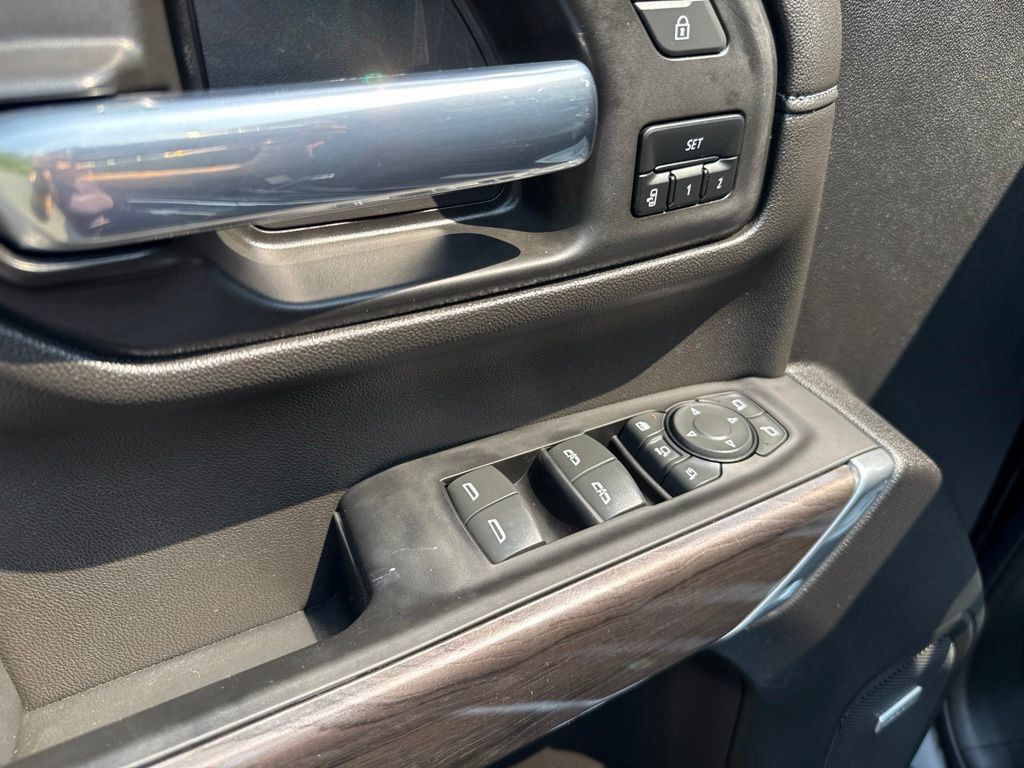 Used 2022 Chevrolet Silverado 2500 LTZ w/ LTZ Convenience Package AWD/4WD image 29