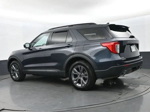 Used 2022 Ford Explorer XLT w/ Equipment Group 202A AWD/4WD image 9