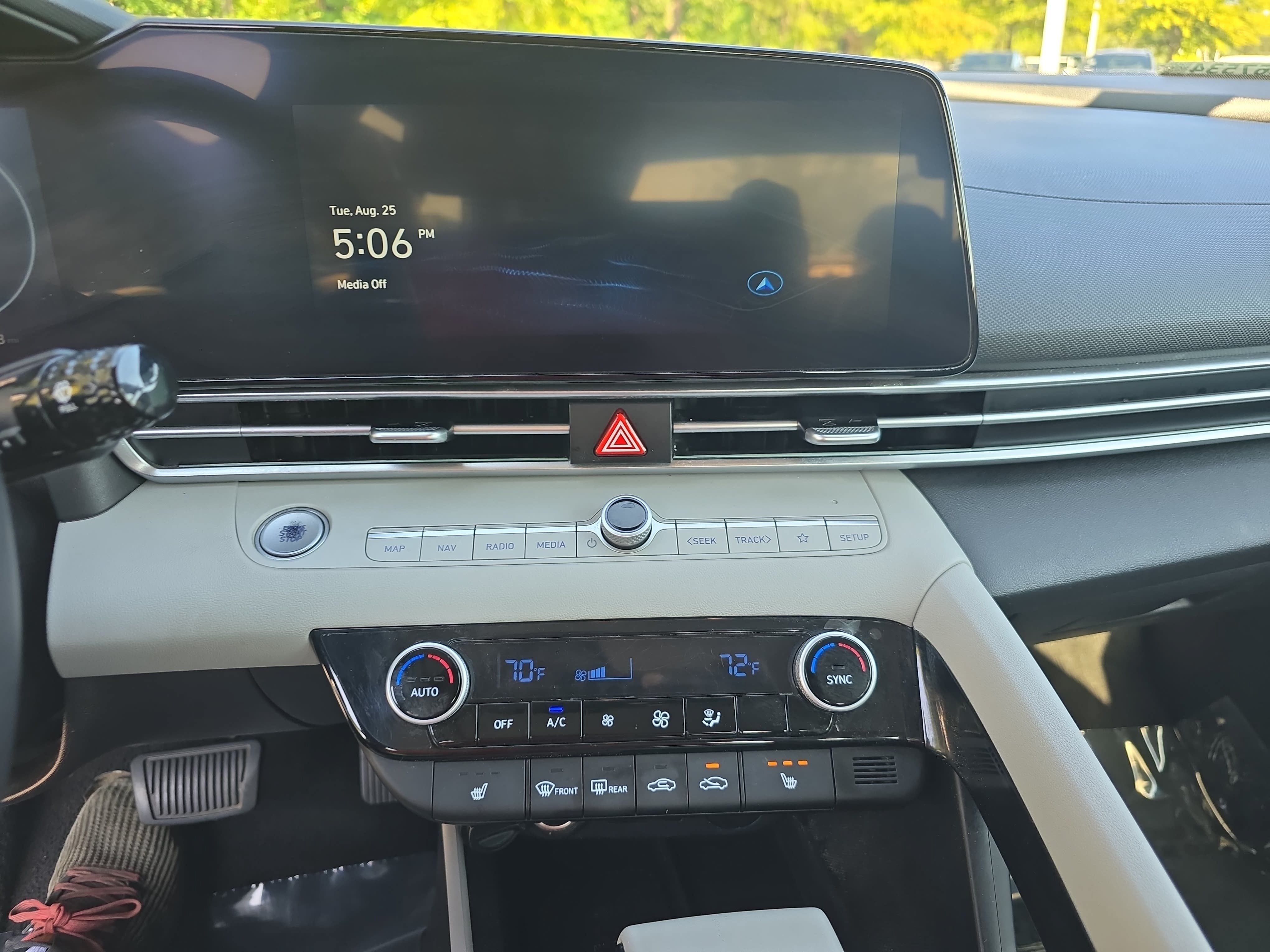 Used 2025 Hyundai Elantra Limited FWD image 20