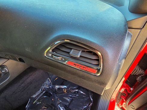 Used 2018 Dodge Challenger SRT Hellcat image 40