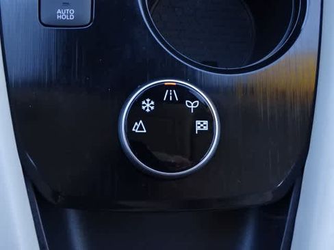 Used 2021 Nissan Rogue SL image 34