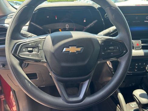 Used 2025 Chevrolet TrailBlazer LT FWD image 27