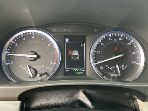 Used 2017 Toyota Highlander Limited AWD/4WD image 12