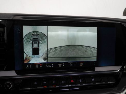 Used 2024 Chevrolet Silverado 1500 High Country w/ Technology Package image 25