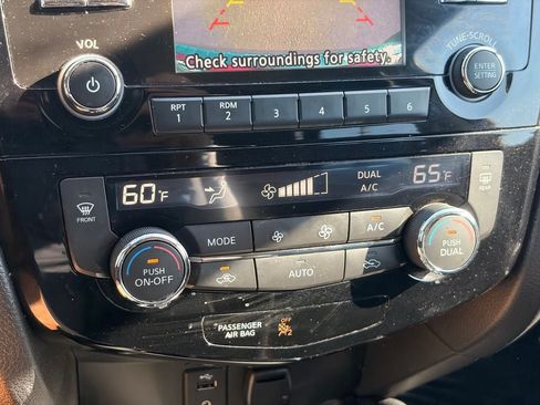 Used 2017 Nissan Rogue Sport SV FWD image 22