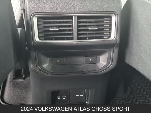 Used 2024 Volkswagen Atlas Cross Sport SEL R-Line AWD/4WD image 18