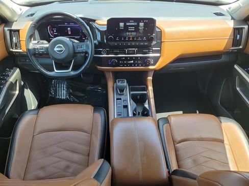 Certified 2024 Nissan Pathfinder Platinum FWD image 20