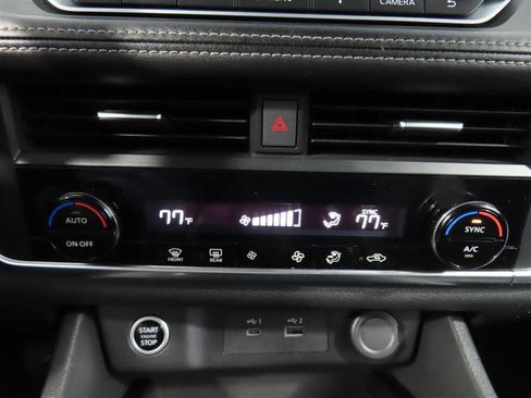 Used 2023 Nissan Rogue SV AWD/4WD image 26